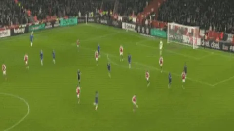 英格兰足总杯：点球战定乾坤，曼联10人战阿森纳6-4逆袭成功